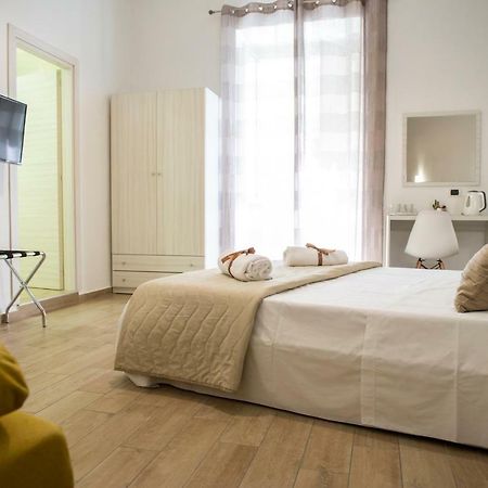 Smeraldo Suite نابولي المظهر الخارجي الصورة